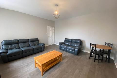 2 bedroom flat to rent, Westport, ,