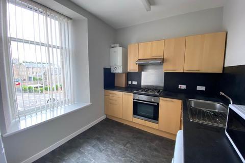 2 bedroom flat to rent, Westport, ,