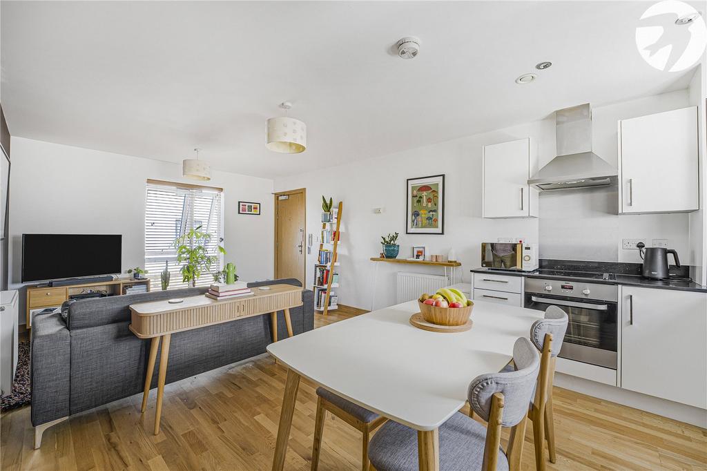 Kitchen Lounge