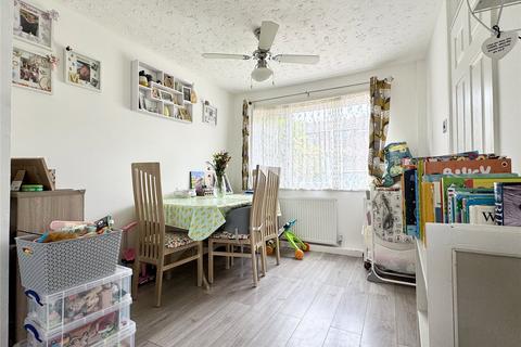 13 Shurlock Avenue, Swanley, BR8 7SU