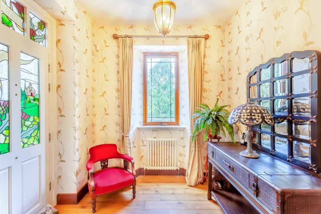 The Manse, Foyers