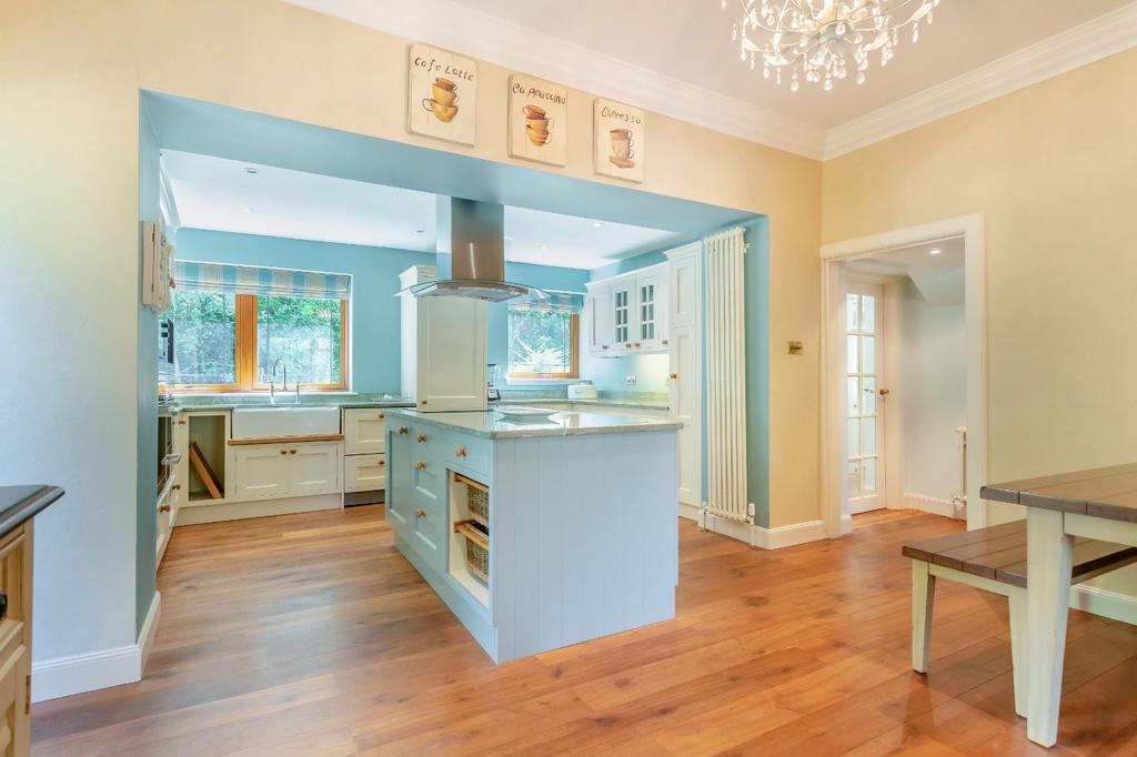 The Manse, Foyers