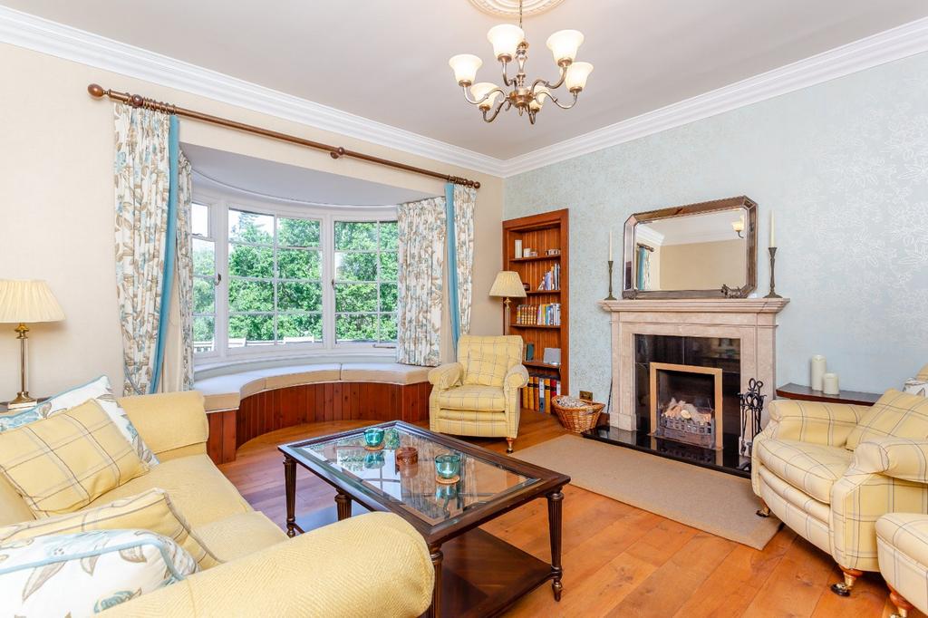 The Manse, Foyers