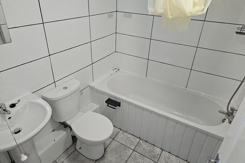 3 bedroom terraced house to rent, Derby Road, Bradford
