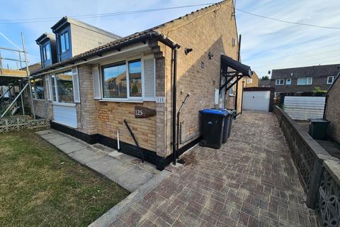 2 bedroom bungalow to rent, Ashbourne Way, Bradford