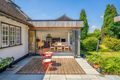 Lynch Lodge Lynch Road, Winchester, SO22 6AP