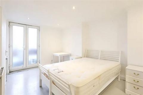 3 bedroom flat to rent, N19