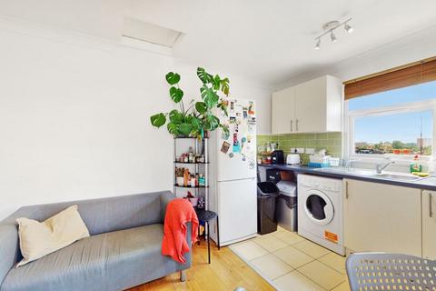 3 bedroom flat to rent, NW6
