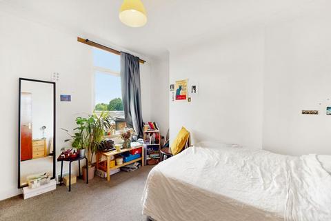 3 bedroom flat to rent, NW6