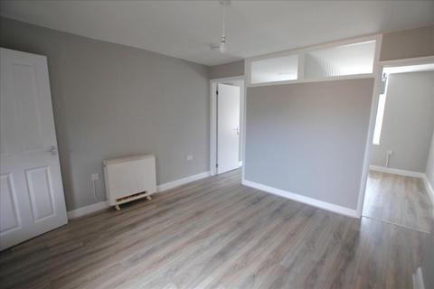 2 bedroom flat to rent, Gloucester Road, Edmonton, London, N18