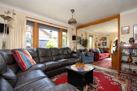 Manaia Leafy Grove, Keston, BR2 6AH