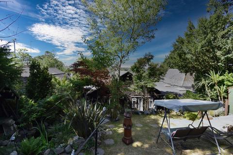 Manaia Leafy Grove, Keston, BR2 6AH