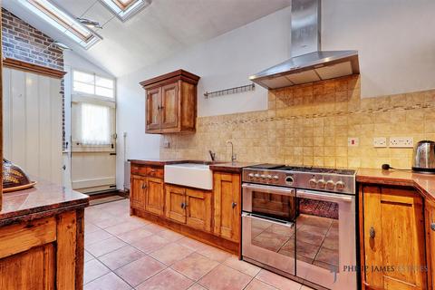 4 bedroom semi-detached house for sale, Bridge Street, Coggeshall, Colchester