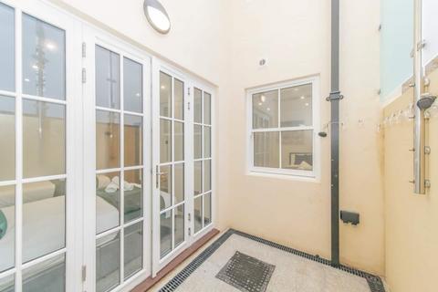 4 bedroom flat to rent, Eaton Place, Kemptown, Brighton, BN2