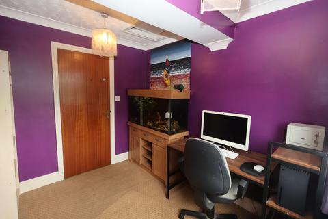 4 bedroom semi-detached house for sale, Barkway Road, Stretford, M32