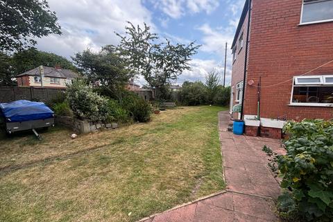 4 bedroom semi-detached house for sale, Barkway Road, Stretford, M32