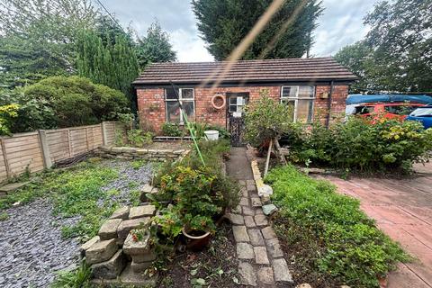 4 bedroom semi-detached house for sale, Barkway Road, Stretford, M32