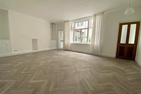 1 bedroom flat to rent, Brunswick Square, Hove