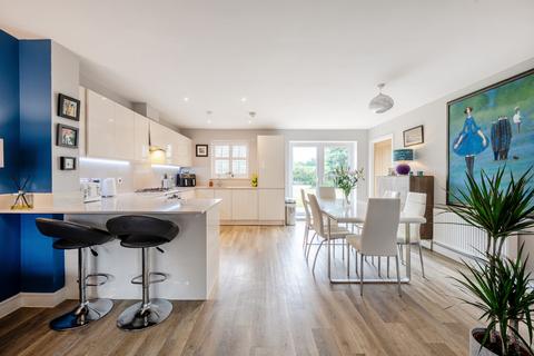 19 River Walk, Fetcham, Leatherhead, KT22 9FF