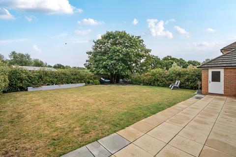 19 River Walk, Fetcham, Leatherhead, KT22 9FF