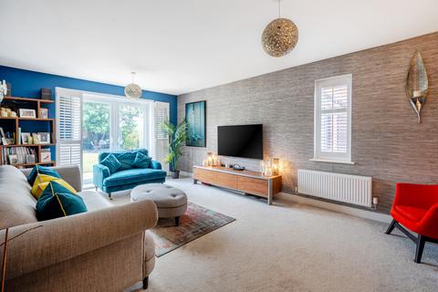 19 River Walk, Fetcham, Leatherhead, KT22 9FF