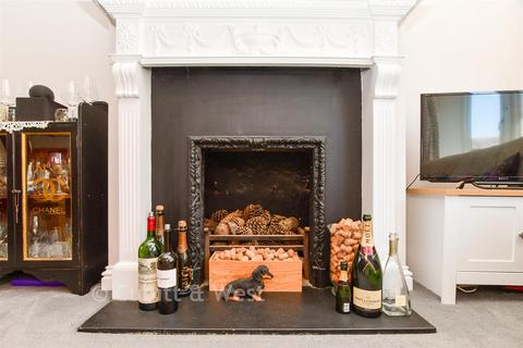 2 bedroom maisonette for sale, West Street, Dorking, Surrey