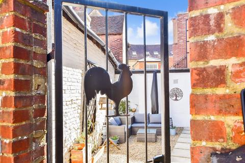 2 bedroom maisonette for sale, West Street, Dorking RH4