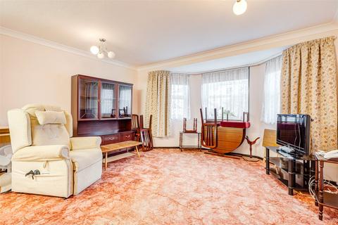 2 bedroom retirement property for sale, West Street, Worthing, West Sussex, BN11
