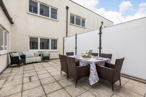 2 bedroom apartment for sale, Sternhall Lane, Peckham Rye, London, SE15