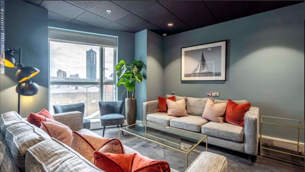 Circus Apartments