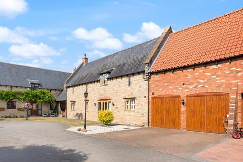 undefined, High Street, Burton Latimer, NN15