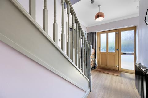 undefined, High Street, Burton Latimer, NN15