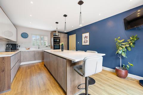 undefined, High Street, Burton Latimer, NN15