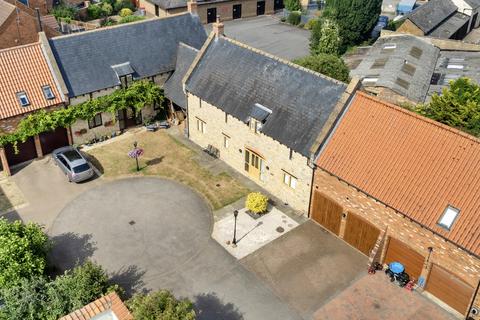 undefined, High Street, Burton Latimer, NN15