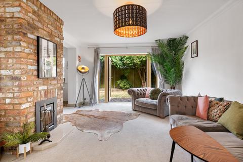 undefined, High Street, Burton Latimer, NN15