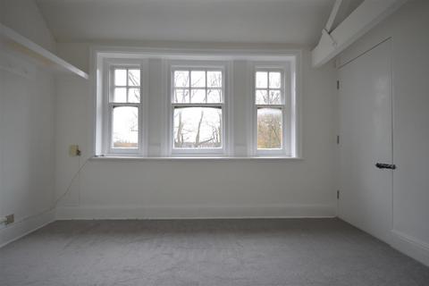 1 bedroom apartment to rent, St Georges Avenue, Kingsthorpe, NN2