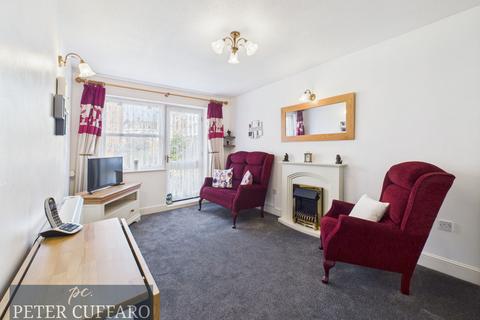 2 bedroom apartment for sale, Chauncy Court, Hertford SG14