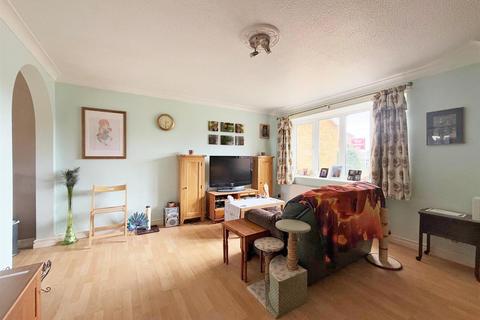 3 bedroom terraced house for sale, Mallard Close, Sundorne Grove, Shrewsbury