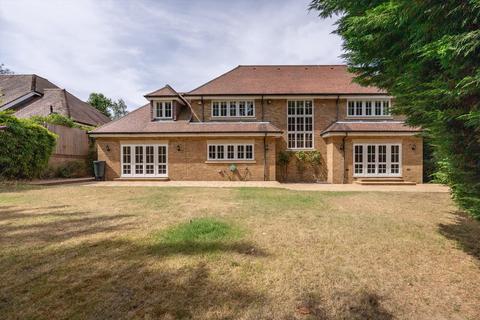 Headley House Beech Close, Cobham, KT11 2EN