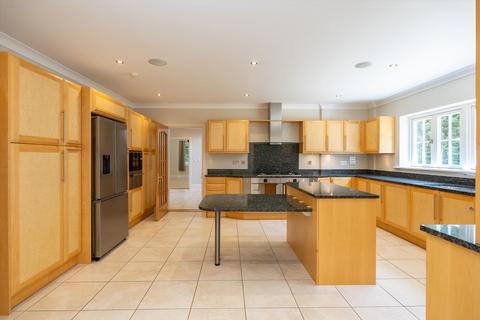 Headley House Beech Close, Cobham, KT11 2EN