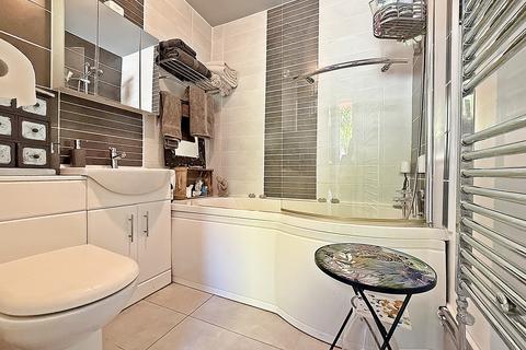 32 Chapel Road, Llanharan, Pontyclun, CF72 9QB