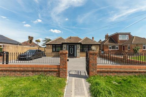 4 bedroom bungalow for sale, Springfield Road, Larkfield, Aylesford