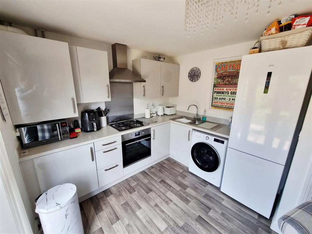Kitchen area.jpg
