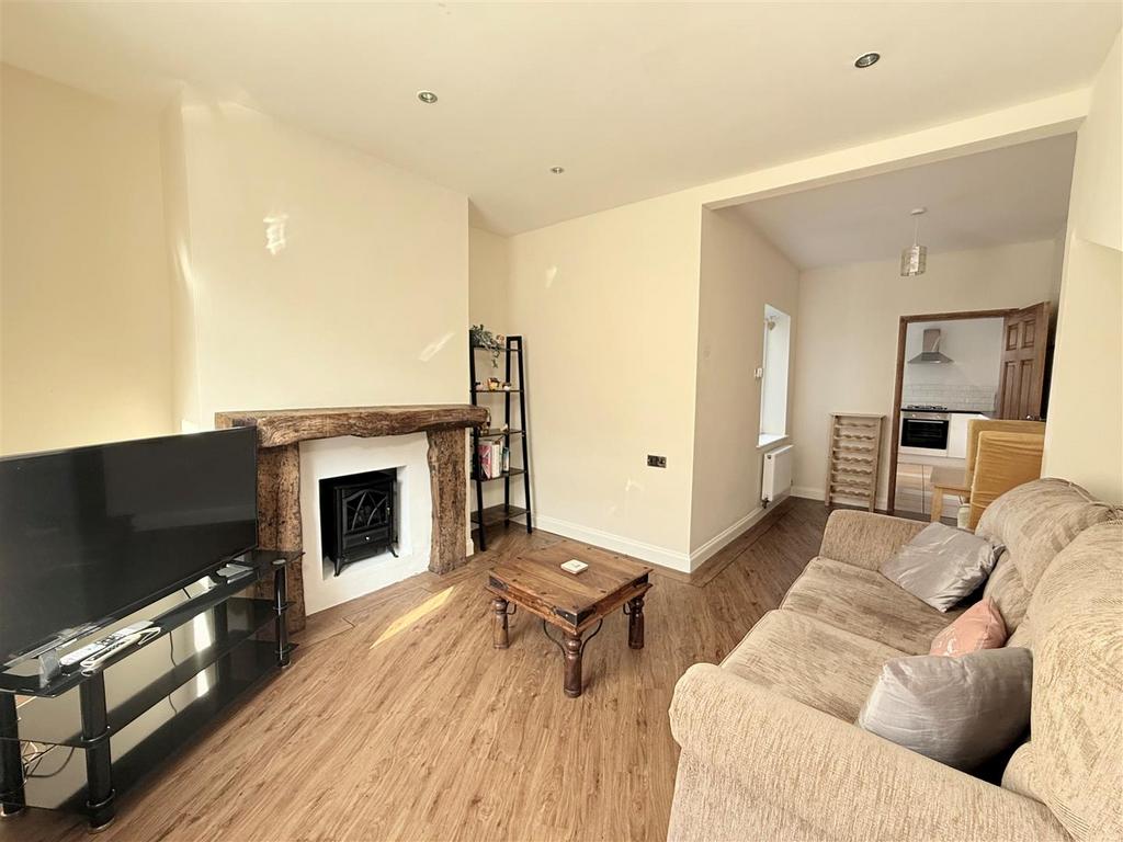 Lounge to dining room.jpg