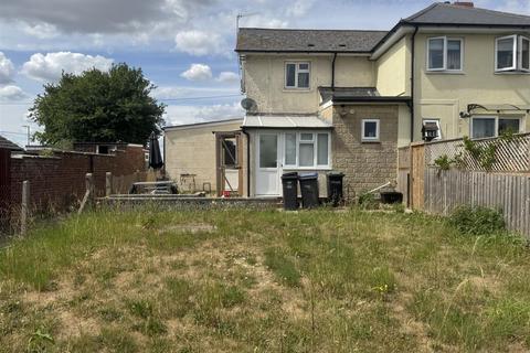 22 Avon Square, Upavon, Pewsey, SN9 6AD