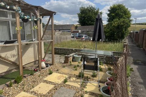 22 Avon Square, Upavon, Pewsey, SN9 6AD