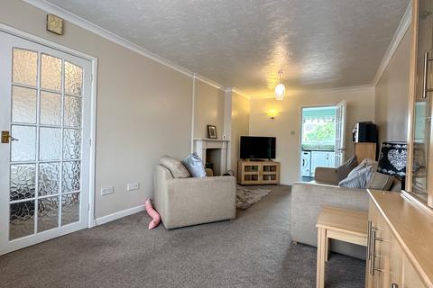 7 Home Close, Great Ellingham, Attleborough, NR17 1HW