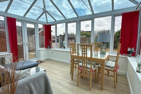 7 Home Close, Great Ellingham, Attleborough, NR17 1HW