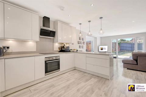 4 bedroom semi-detached house for sale, Tollsworth Way, Puckeridge