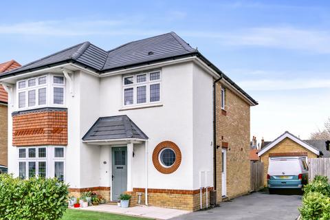 3 bedroom detached house for sale, Tarragon Avenue, Chichester, PO20